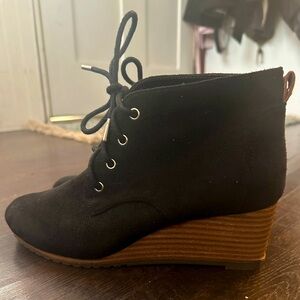 Dr. Scholl’s Dakota Wedge bootie size 6.5